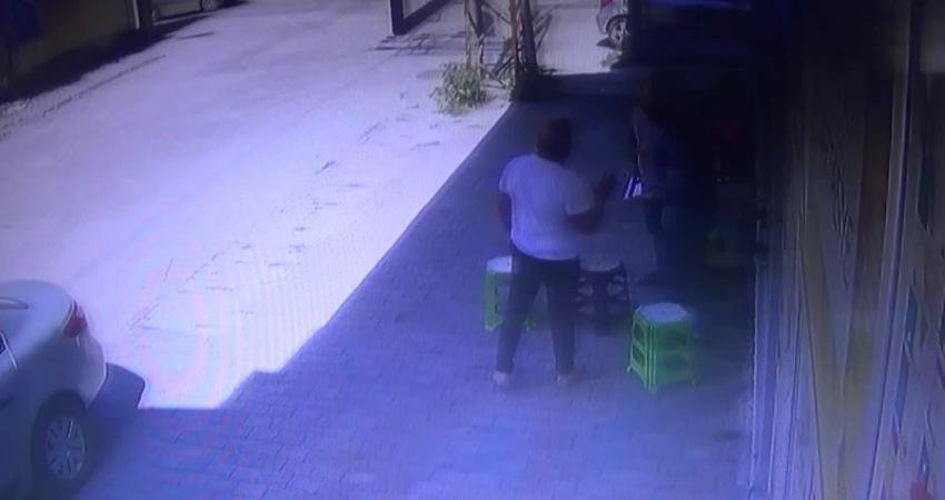 Osmaniye’nin Düziçi ilçesindeki İstiklal Ortaokulu Müdürü Ümit Onat, sopalı saldırıya