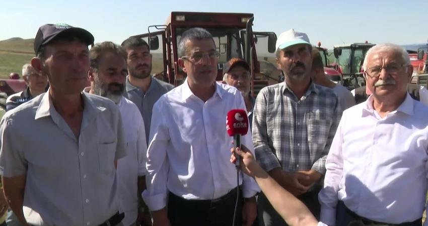 CHP Grup Başkanvekili Gökhan Günaydın, Ankara’nın Polatlı ilçesinde çiftçilerin sorunlarını