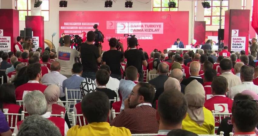 Prof. Dr. Fatma Meriç Yılmaz, 155 Yıllık Kızılay Tarihinin İlk Kadın Genel Başkanı Oldu Kızılay Genel Başkanı Kerem Kınık’ın istifa etmesinin ardından; Ankara’da Kızılay’a