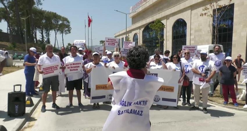 Sağlık ve Sosyal Hizmet Çalışanları Sendikası’na (SES) üye sağlık çalışanları,