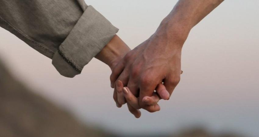 Sağlıklı Bir Münasebet Nasıl Olmalıdır?  1)	Karşılıklı Hürmet:  Sağlıklı