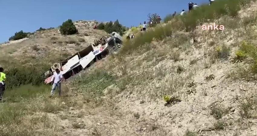 Bursa’dan Kars’a giden yolcu otobüsü Sarıkamış ilçesindeki Karakurt viyadüğünden aşağı