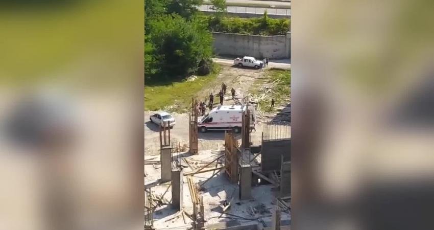 Sinop’ta Elektrik Akımına Kapılan 17 Yaşındaki İşçi Hayatını Kaybetti Sinop’un Türkeli ilçesinde çalıştığı inşaatta elektrik akımına kapılan 17 yaşındaki