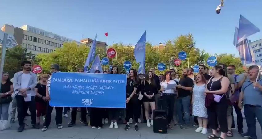 Sol Parti İstanbul İl Örgütü Zamları Protesto Etti SOL Parti İstanbul İl Örgütü, son dönemde yapılan zamları İstanbul