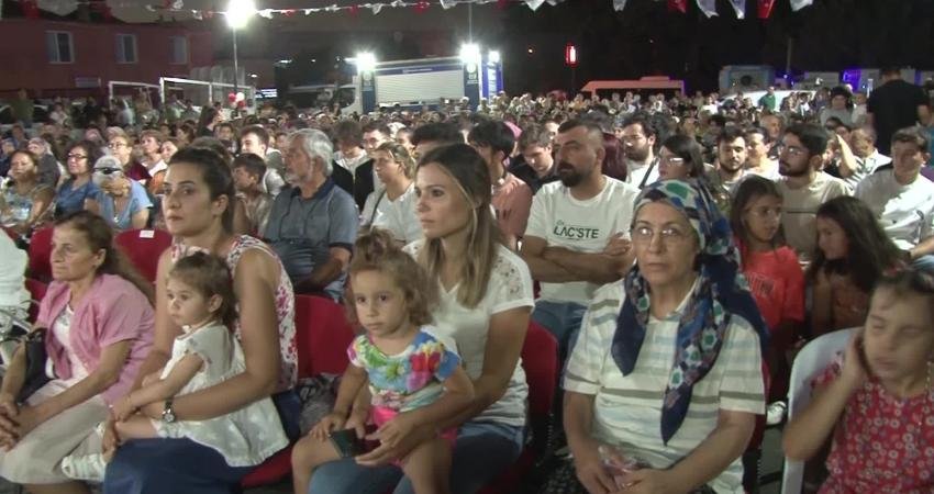İzmir Büyükşehir Belediye Başkanı Tunç Soyer, Gaziemir Sarnıç Cumhuriyet Meydanı’nın