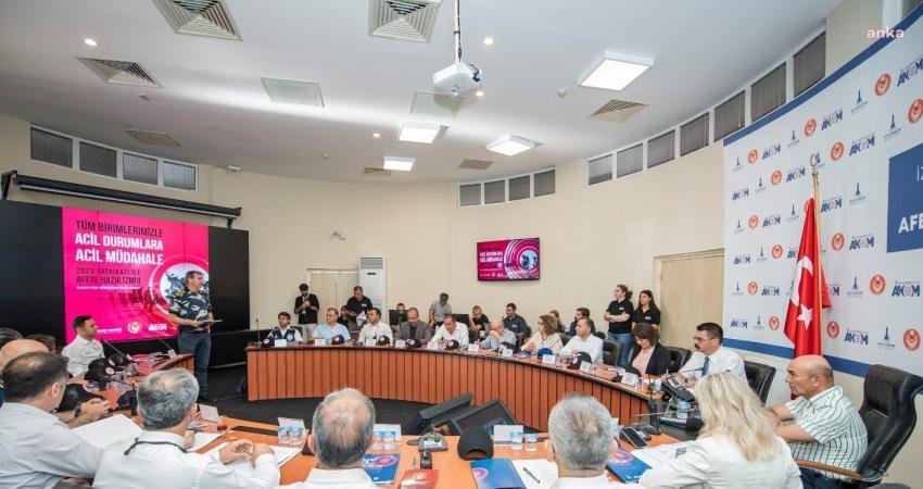 Soyer: İzmirlilerin İçi Rahat Etsin İzmir Büyükşehir Belediyesi, deprem kuşağında yer alan kenti afetlere dirençli