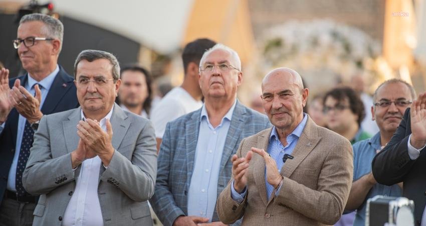İzmir Büyükşehir Belediye Başkanı Tunç Soyer, İzmir Gazeteciler Cemiyeti Şehit