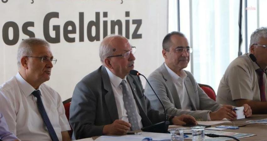 Tekirdağ Büyükşehir Belediye Başkanı Albayrak, Köşe Yazarlarıyla Bir Araya Geldi Tekirdağ Büyükşehir Belediye Başkanı Kadir Albayrak, köşe yazarları ile öğle