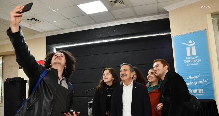 Tepebaşı Belediyesi’nin gençlerin hizmetine sunduğu Gençlik Merkezleri, bu yıl 12.