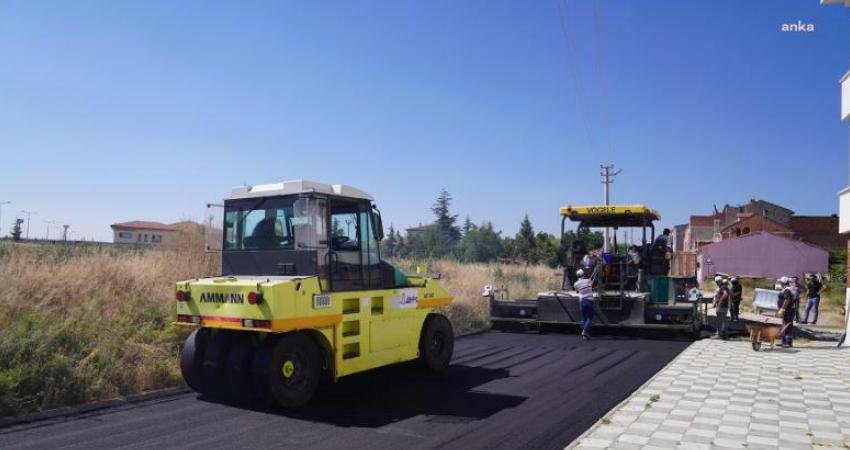 Tepebaşı’nda Üstyapı Çalışmaları Hız Kesmeden Devam Ediyor Tepebaşı Belediyesi Fen İşleri Müdürlüğü ekipleri, kent genelinde gerçekleştirdiği üstyapı