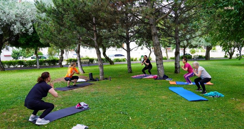 Tepebaşı Belediyesi tarafından ilçenin farklı noktalarında düzenlenen egzersiz eğitimleri, Eskişehirlileri