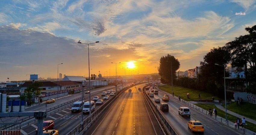 TÜİK: Haziranda 193 Bin 688 Adet Taşıtın Trafiğe Kaydı Yapıldı Türkiye İstatistik Kurumu (TÜİK) verilerine göre, haziran ayında 193 bin