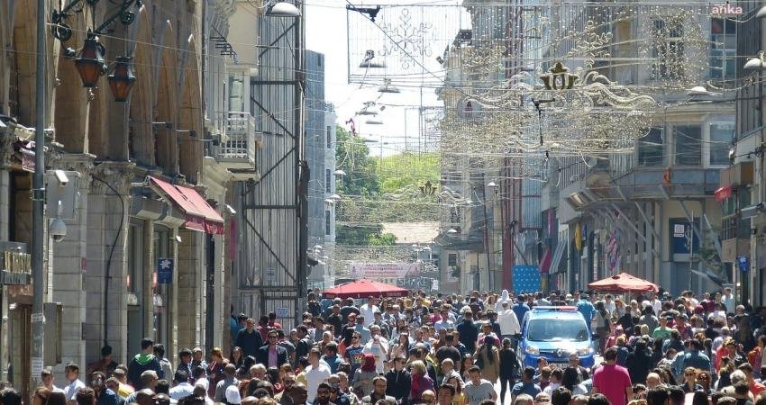 TÜİK: Mayısta İşsizlik Oranı Yüzde 9,5 Oldu Türkiye İstatistik Kurumu (TÜİK) verilerine göre, mayıs ayında işsiz sayısı