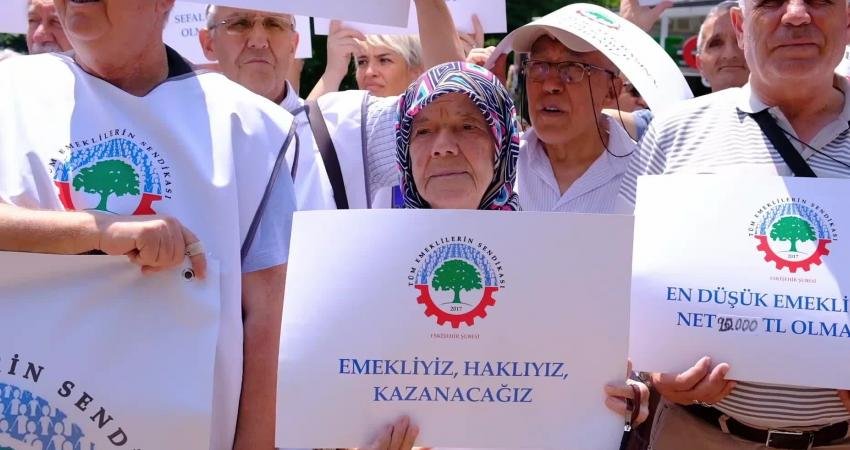 TÜİK’in açıkladığı yüzde 38’lik enflasyon rakamına tepki gösteren Tüm Emeklilerin