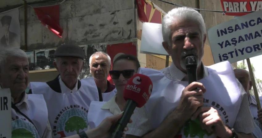 Tüm Emeklilerin Sendikası, TÜİK’in açıkladığı enflasyon rakamlarını Ankara'da protesto etti.