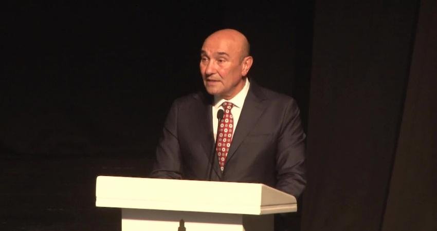 Tunç Soyer: “Hür Yaşamımız Bu Siyasi Zafer Sayesindedir” İzmir Büyükşehir Belediyesi, “Lozan Antlaşması Yeni Yüzyılına Girerken” paneli düzenledi.