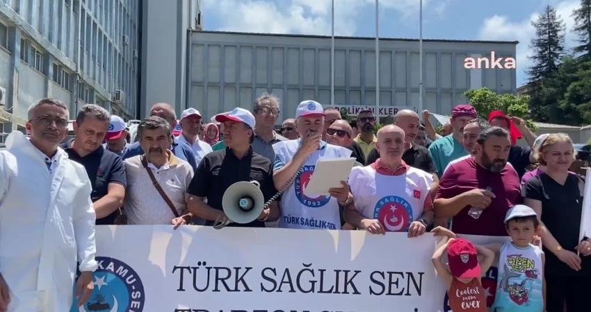 Türk Sağlık-Sen Trabzon Şube Başkanı Serdar: “Maaş ve Ek Ödemelerimize İlave Artış, Seyyanen Zam ve Refah Payı Uygulamalarını Bekliyoruz” Türk Sağlık Sen Trabzon Şubesi, Fatih Devlet Hastanesi önünde yaptığı