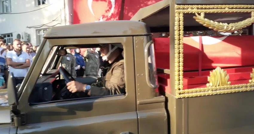 Van Özalp’te şehit düşen 25 yaşındaki Sözleşmeli Er Ömer Cinkara,