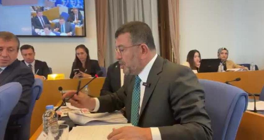 Veli Ağbaba: “Türkiye, Tuvalet Kağıdının Vergisine Muhtaç Duruma Gelmiş” CHP Malatya Milletvekili Veli Ağbaba, TBMM Plan ve Bütçe Komisyonu’ndaki