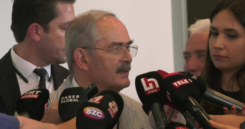 Yılmaz Büyükerşen: “Yerel Seçimlerden Önce Birlik ve Beraberlik İçinde Olmamız Lazım” Eskişehir Büyükşehir Belediye Başkanı Yılmaz Büyükerşen, CHP Lideri Kemal Kılıçdaroğlu