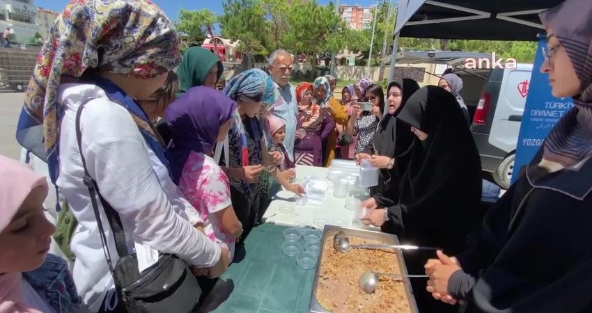 Yozgat Müftülüğü, Muharrem ayı dolayısıyla Cumhuriyet Alanı’nda kurduğu stantta 2