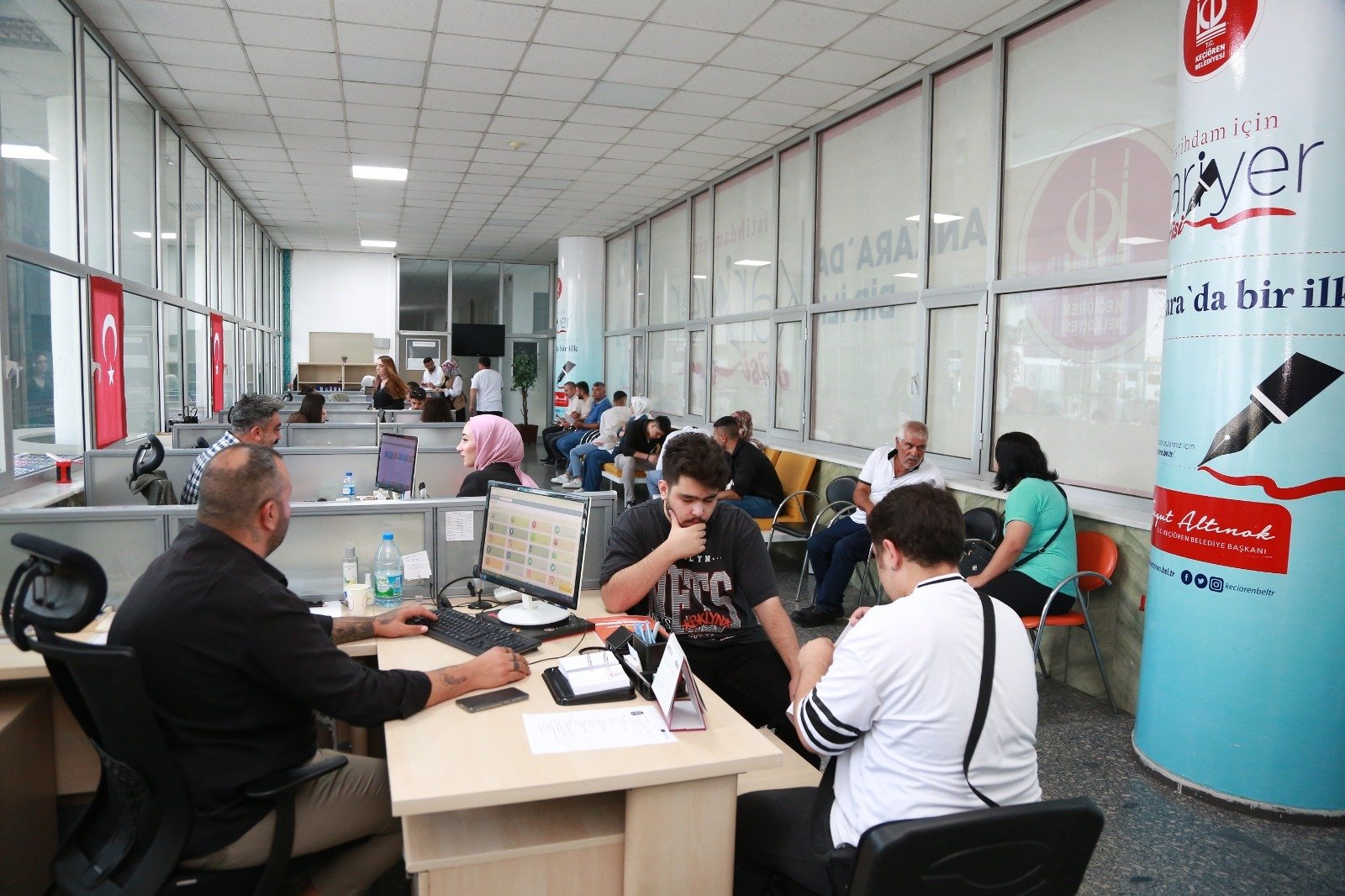 Keçiören Belediyesinin iş bulma merkezi Kariyer Ofisi, güneş enerjisi panelleri