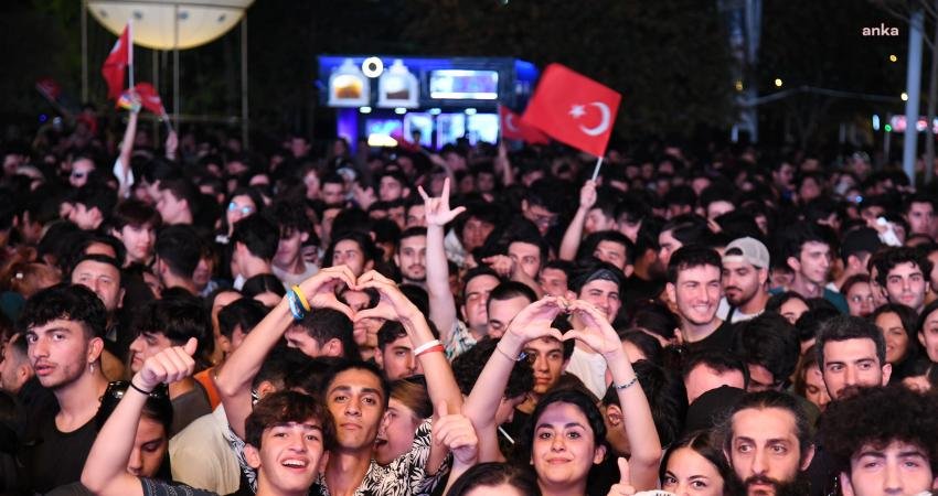 Kadıköy Belediyesi, 30 Ağustos Zafer Bayramı’nda Kalamış Atatürk Parkı’nda ve