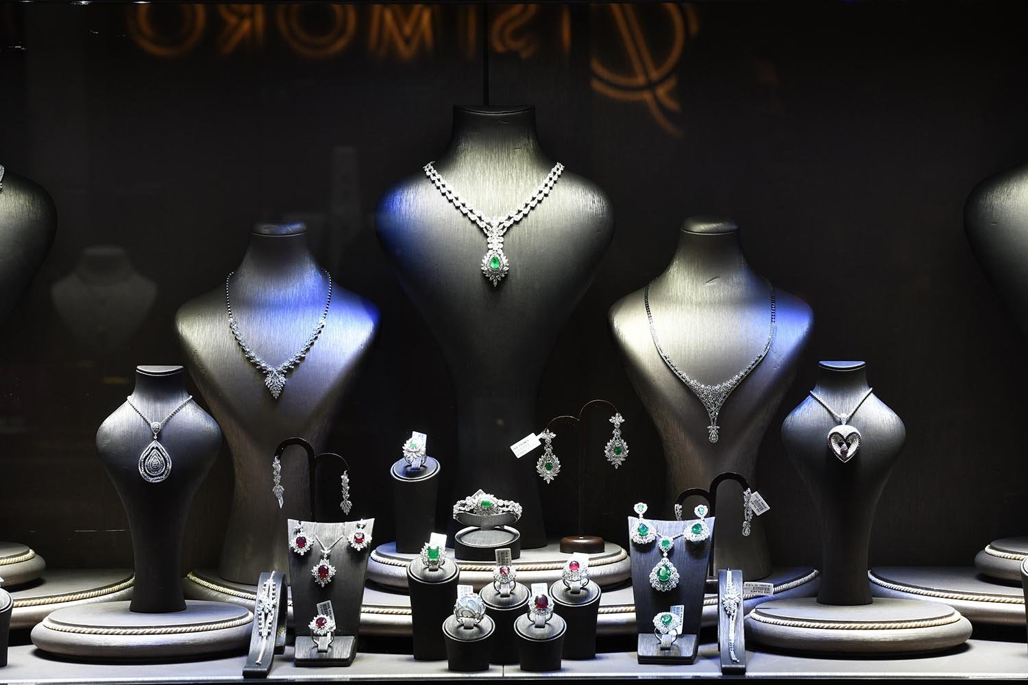 Küresel İhracattaki Mücevher Parıltısı İstanbul’dan Dünya’ya Yayılıyor Küresel mücevher pazarının büyüklüğü her geçen gün artıyor. Sektörün, 2030’da