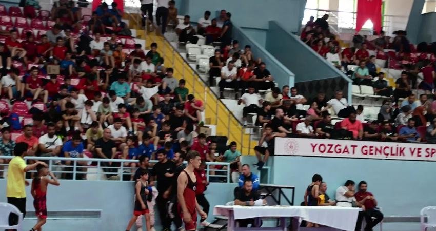 Yozgat Rıza Kayaalp Spor Salonu, Analig 2023 yılı Güreş Küçük