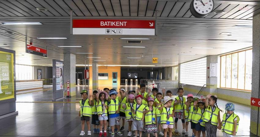 Çayyolu Engelsiz Gündüz Bakımevi’nde eğitim gören 50 öğrenci, öğretmenlerinin refakatinde