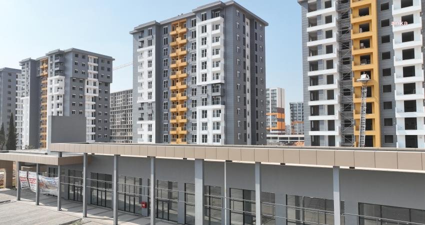 Antalya Büyükşehir Belediyesi’nin Güneş Mahallesi’nde başlattığı kentsel dönüşüm projesinde 211