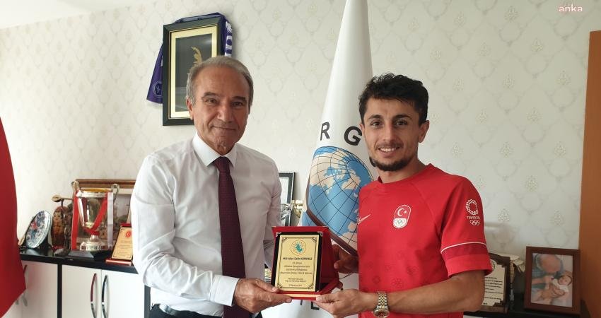 Arguvan Belediye Başkanı Mehmet Kızıldaş, Arguvanlı Milli Atlet Salih Korkmaz'ı