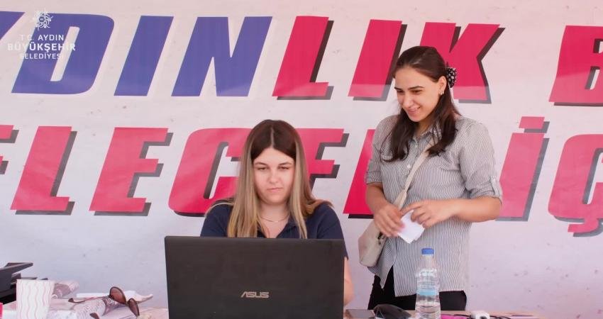 Aydın Büyükşehir Belediyesi’nin Yükseköğretim Kurumları Sınavı (YKS) sonuçlarının açıklanmasının ardından