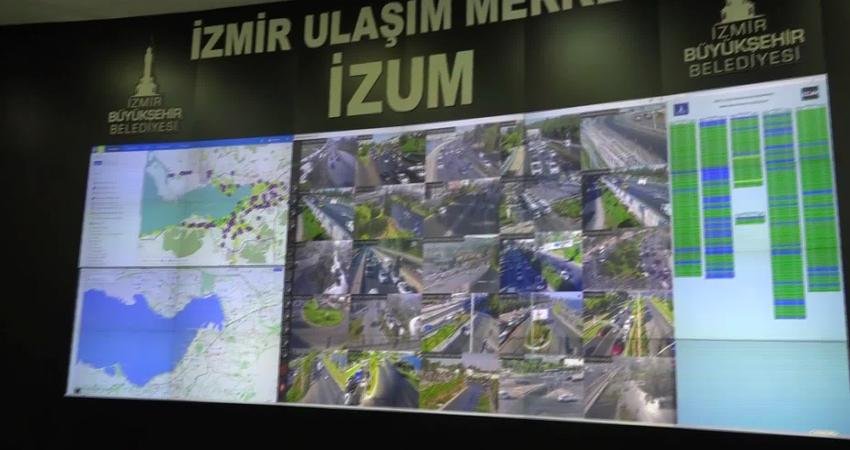 İzmir Büyükşehir Belediye Başkanı Tunç Soyer, dün başlayan metro ve