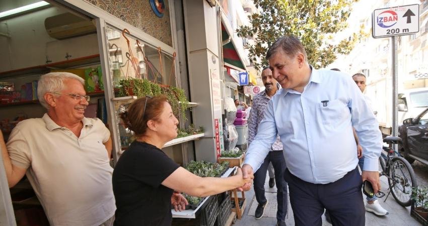 Karşıyaka’da esnaf ziyaretlerine aralıksız devam eden; sağlık, çevre ve temizlik