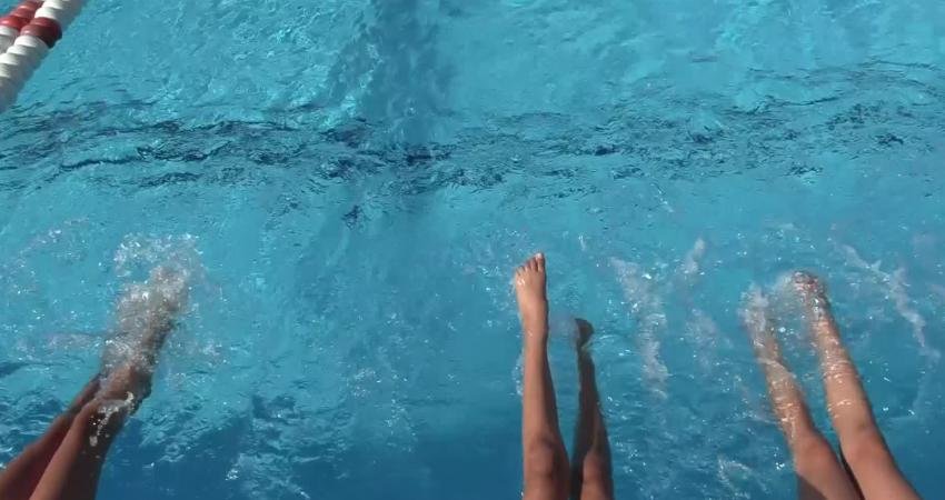 “Yüzme Bilmeyen Kalmasın” sloganıyla her yıl yüzlerce ilçe sakinine yüzme