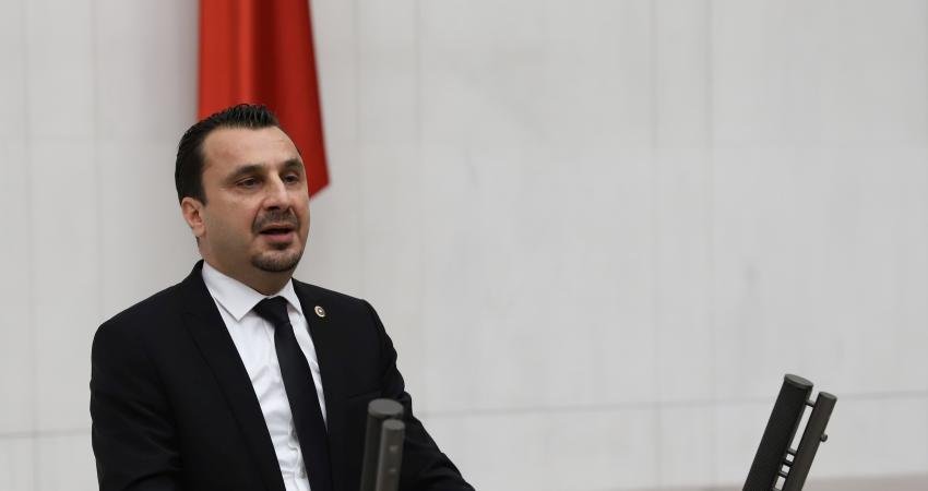 CHP Manisa Milletvekili Bekir Başevirgen, Türk lirasındaki değer kaybını ekmek