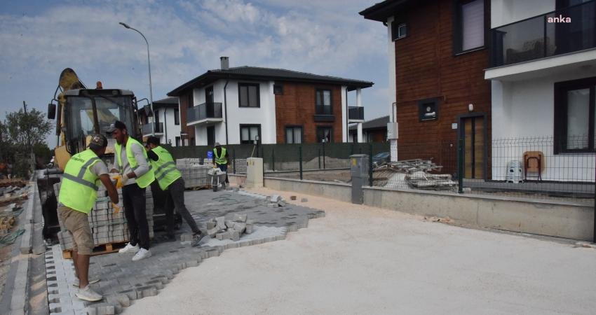 Bilecik Belediyesi, Yeni Yerleşim Alanlarında Yollar Açıyor Bilecik Belediyesi, yeni yerleşim alanlarında yeni yollar açıyor.