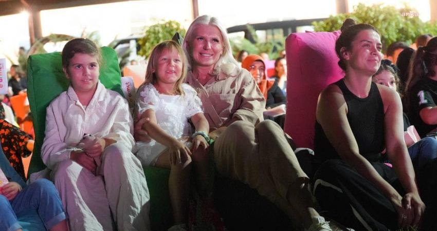 Bilecik Belediyesi tarafından yaşama geçerilen ‘Yeşilçam Sinema Geceleri’, ‘Mavi Boncuk’