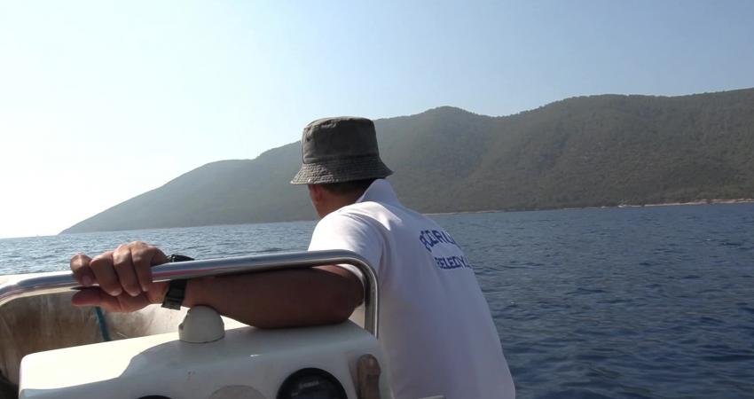 Bodrum Belediyesi, 30 Ağustos Dolayısıyla Koylarda ve Adalarda Türk Bayrağı Dalgalandırıyor Bodrum Belediyesi ekipleri, yaklaşan 30 Ağustos Zafer Bayramı ve Cumhuriyet’in