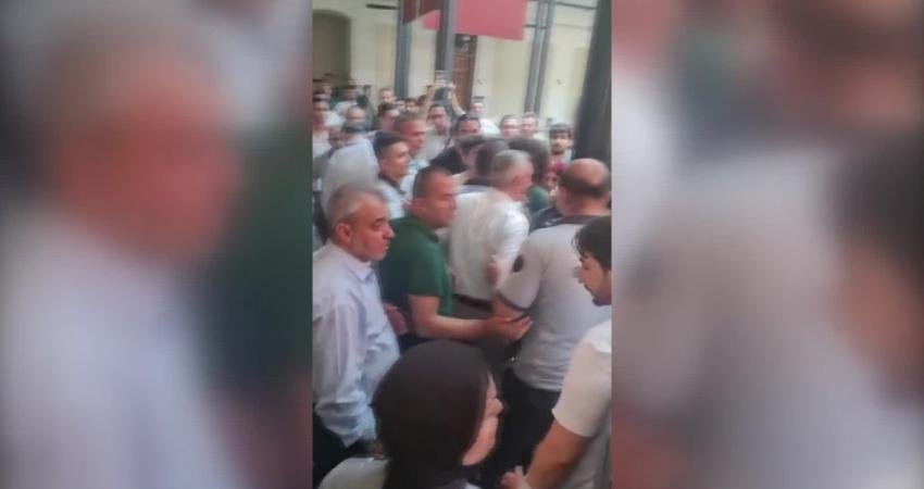 Boğaziçi Üniversitesi’nde öğrencilerin yurtların yıkılması kararına tepkileri sürerken, ‘Boğaziçi direnişi’