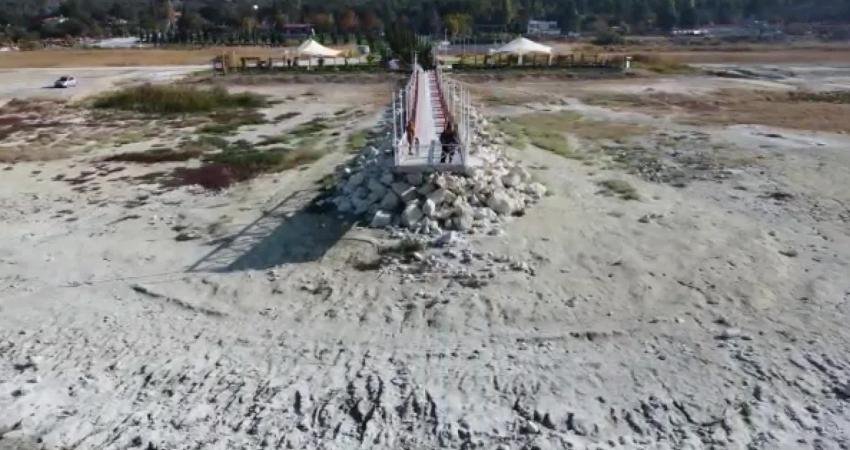 Burdur’da Kuraklığın Önüne Geçmek ve İçme Suyu Havzasını Korumak İçin Başlatılan Projede Hasat Dönemi Başladı Burdur’da son yıllarda artan kuraklığın önüne geçmek, içme suyu havzalarını