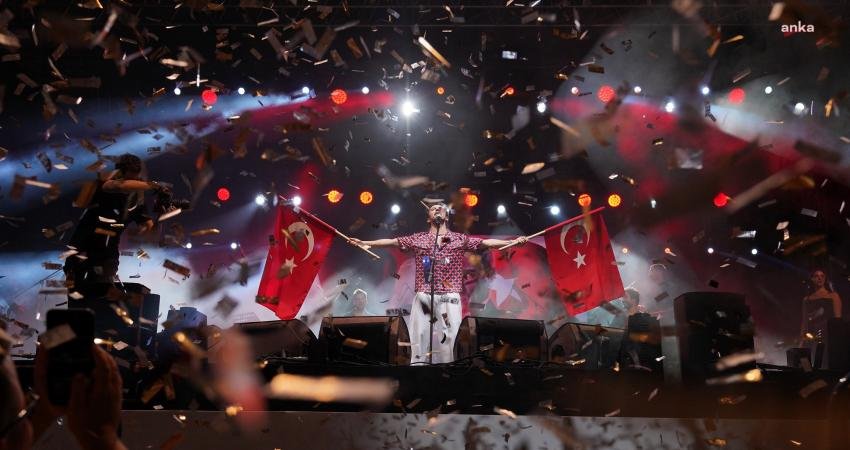 Büyük Zaferin 101.Yıl Dönümü Beylikdüzü’nde Coşkuyla Kutlandı 30 Ağustos Zafer Bayramı’nın 101. yıl dönümü Beylikdüzü’nde büyük coşkuyla