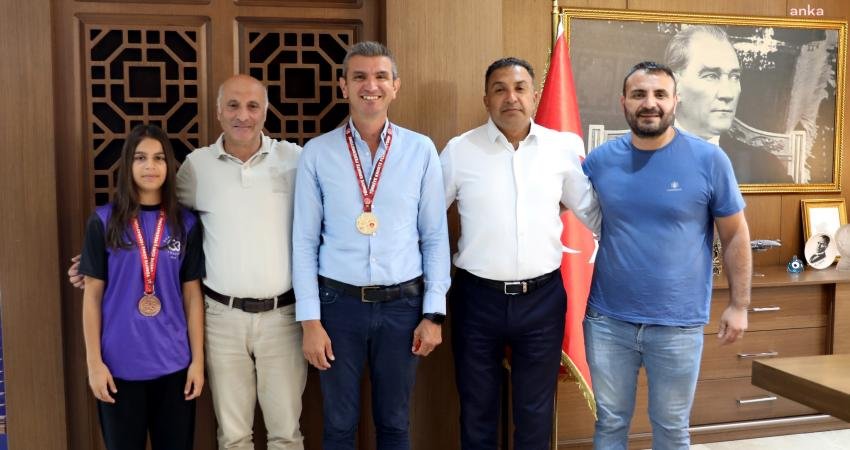 Çerkezköy Belediyesi Sporcularından Belediye Başkanvekili Yılmaz’a Ziyaret Çerkezköy Belediyesi Gençlik Spor Kulübü Karate Takımı sporcusu Murat Kıroğlu