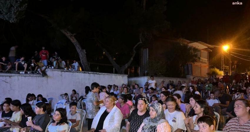 Ceyhan Belediyesi, ‘Açık Hava Sinema Gösterimleri’ kapsamında Kent Meydanı, Bota,