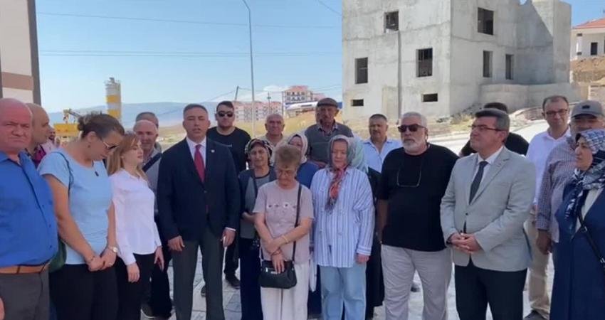 Çorum’da vatandaşlar, TOKİ’nin 2017 yılında emekliler için yapımına başladığı konutları