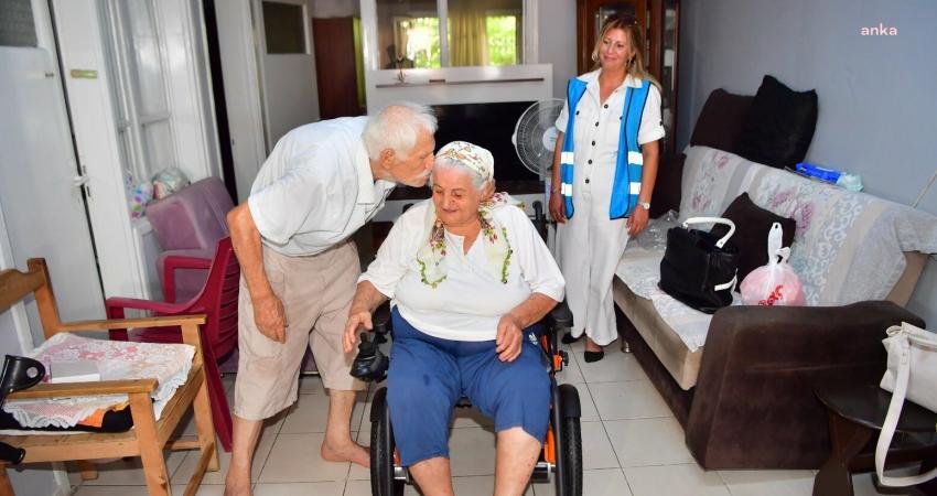 Çukurova Belediye Başkanı Soner Çetin, daha önce ziyaret ederek destek