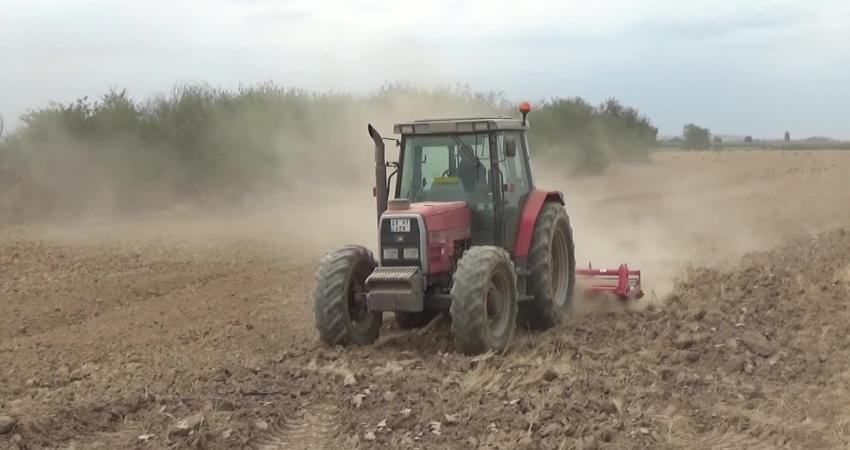 Edirne’de tarım üreticileri mazota gelen zamlara tepki gösterdi. Üretici Erdal