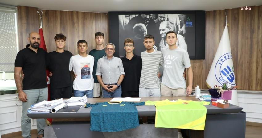 Edremit Belediyespor Altyapısından 6 Genç Yetenek A Takımda 1966 Edremit Belediyespor Kulübü’nde yeni sezon yapılanmasında altyapıdan yetişen 6