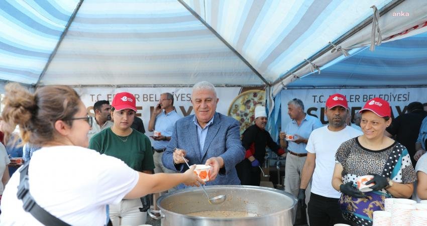Efeler Belediyesi’nden Aşure Hayrı Efeler Belediyesi, Muharrem ayı dolayısıyla vatandaşlara aşure ikram etti.